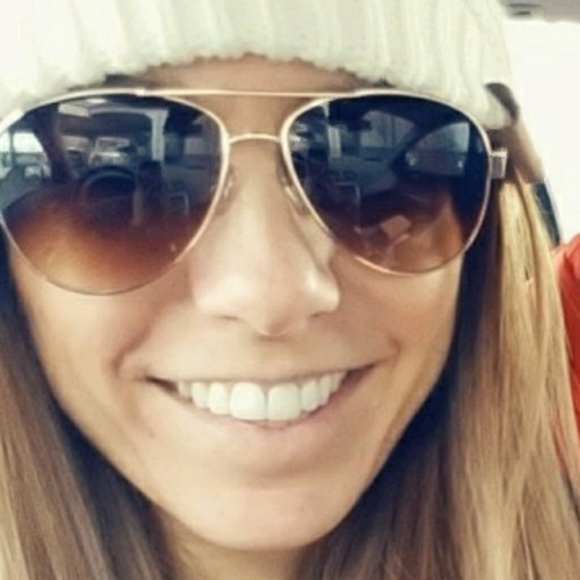 Meet your Posher, Ashley - Picture 1 of 1